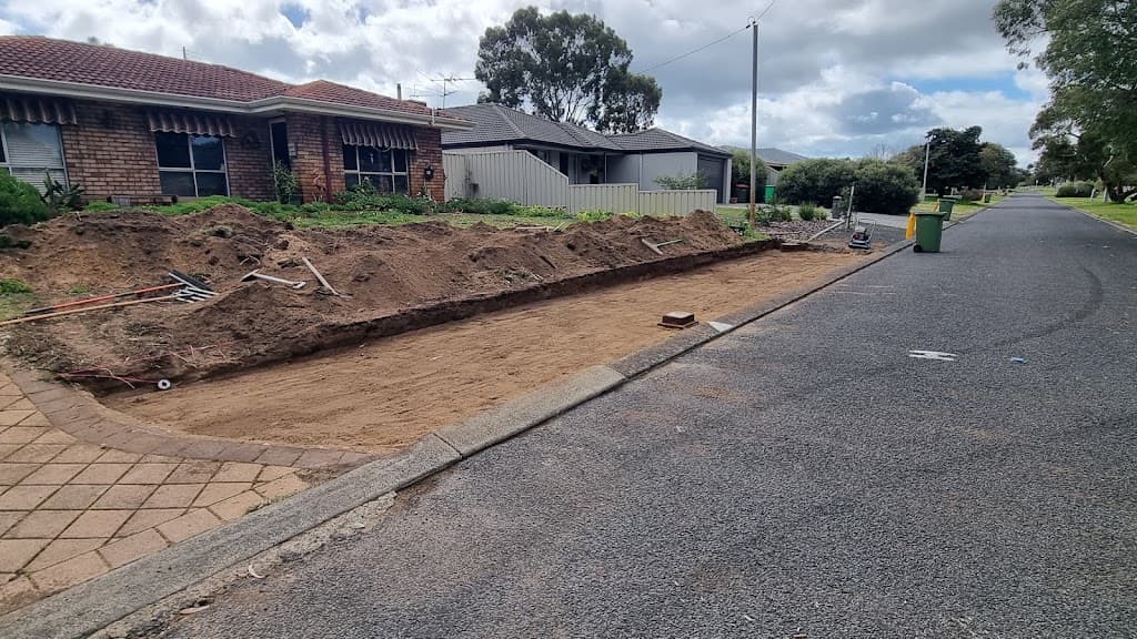 MTM Mini Earthworks And Lawn Care