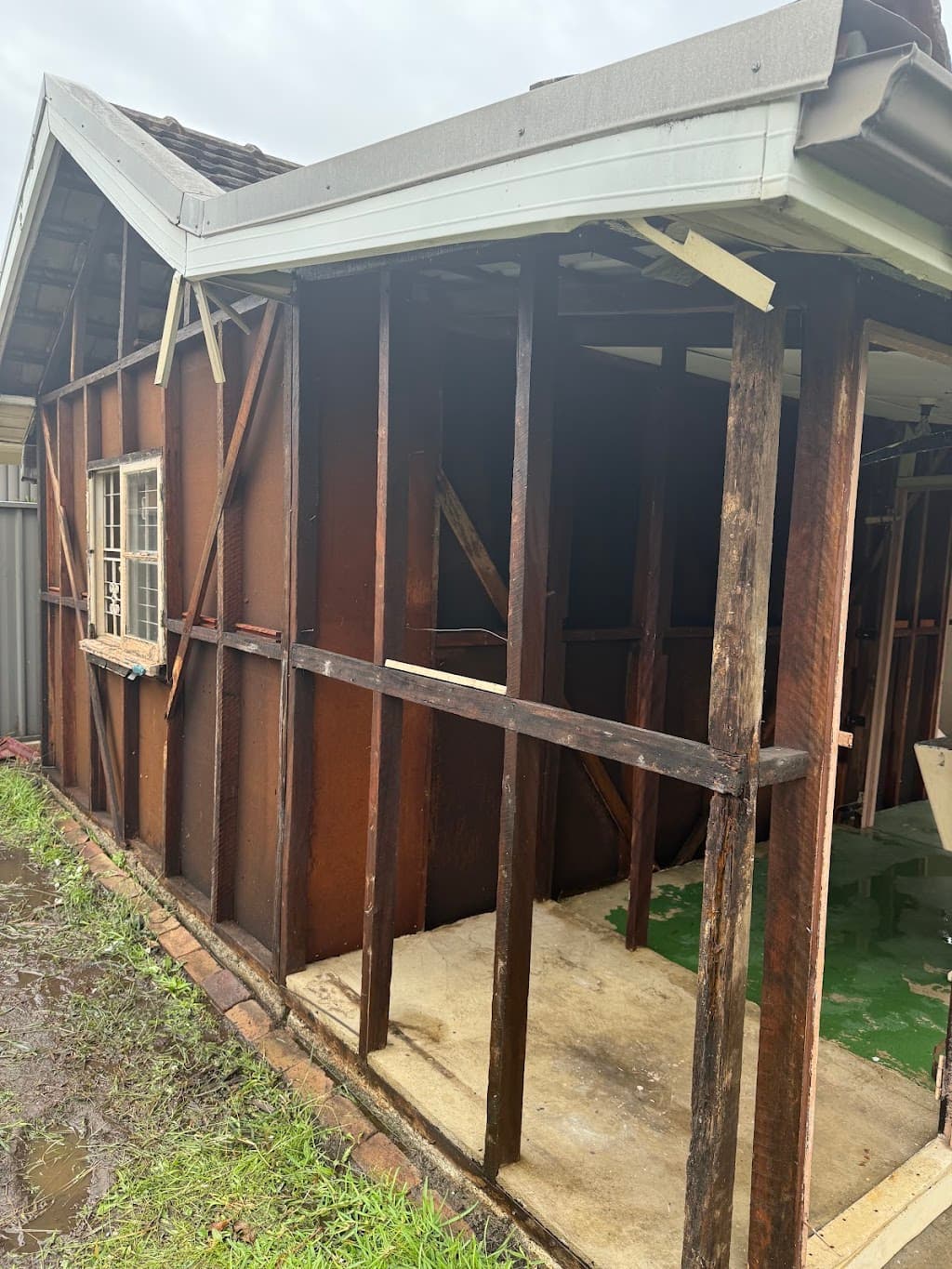X-Demolition Pty Ltd & Asbestos Removal Sydney