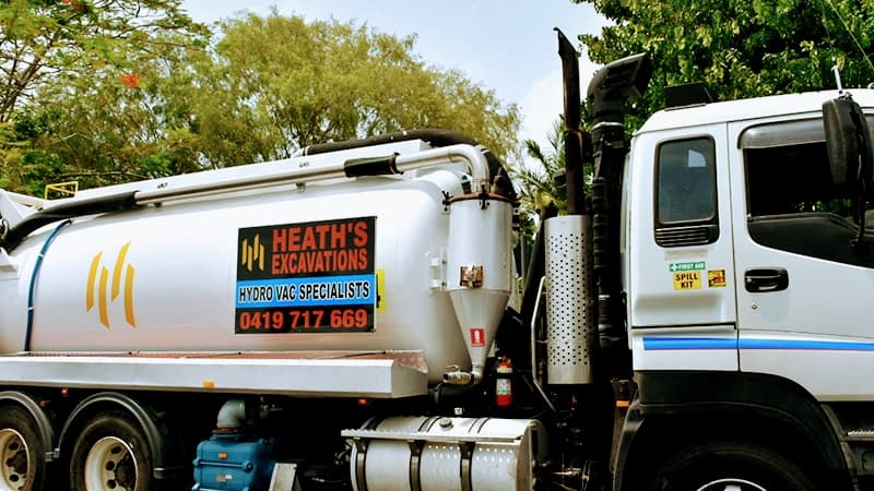 Heath's Excavations Cairns/Hydrovac Hire Cairns/Excavation cairns/Dry machinery hire cairns/excavator hire cairns